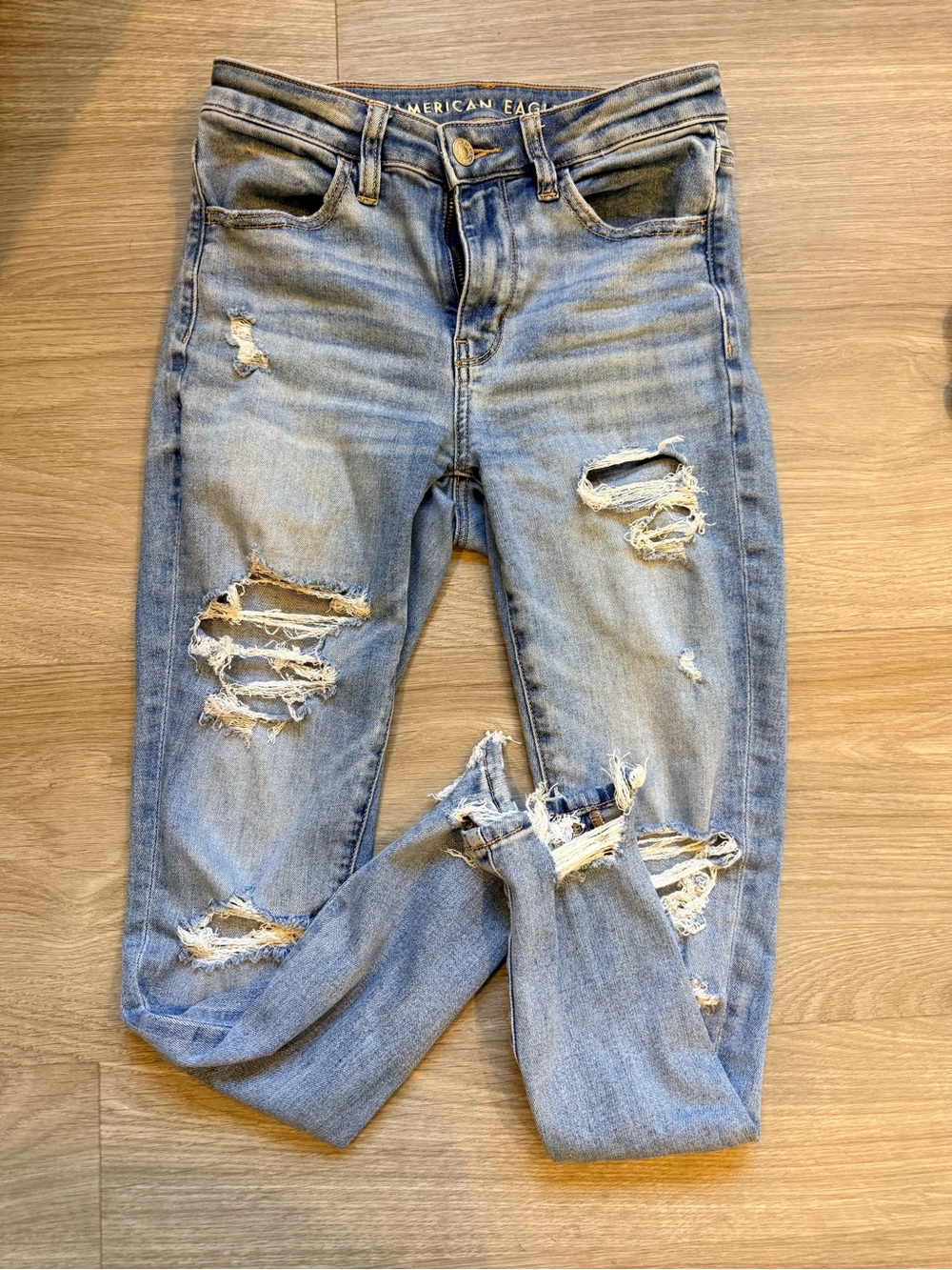 American Eagle Outfitters Ripped Skinny Jean Size 2 Short
